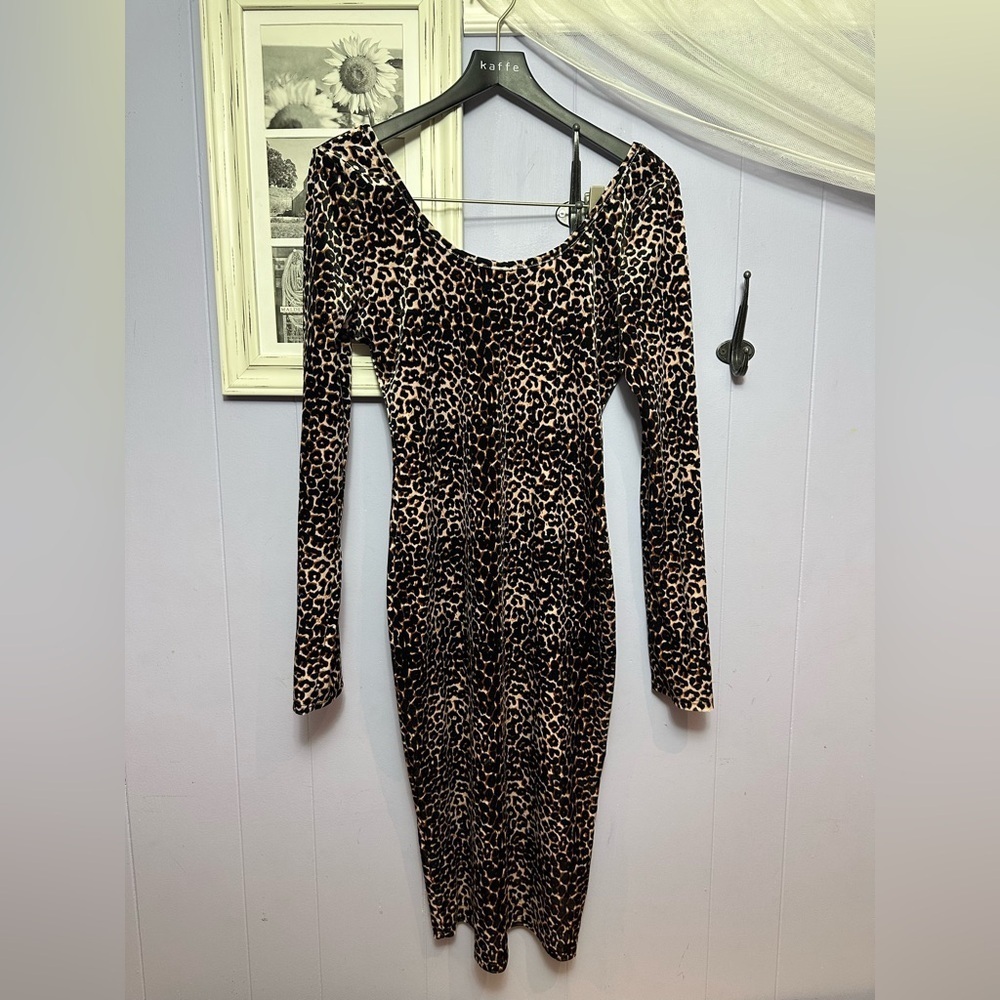 Gorgeous bodycon animal print dress - Picture 2 of 7